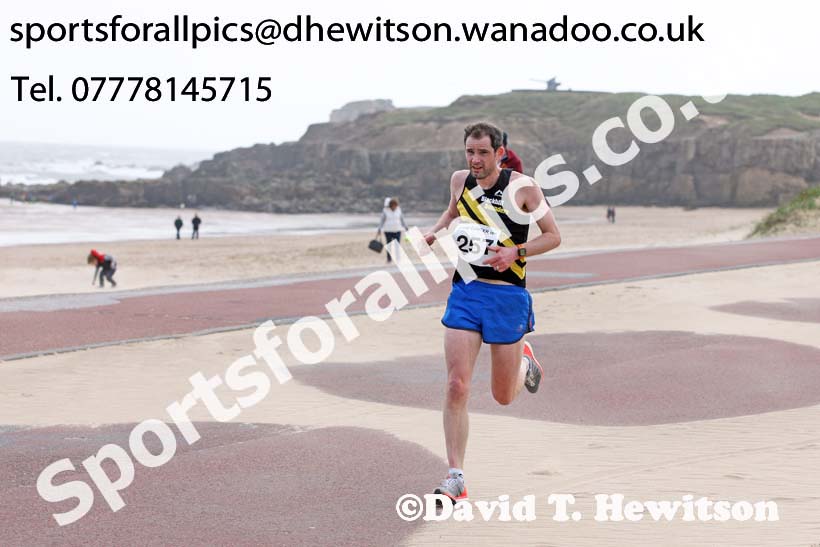 Sand Dancer 10k (approx.), South Shields. Photo: David T. Hewitson/Sports for All Pics